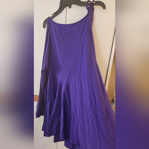 FREE PEOPLE. Size S/P.  Cold-Shoulder Purple Long-Sleeve Tunic Swing Dress. $18 - Picture 10 of 16